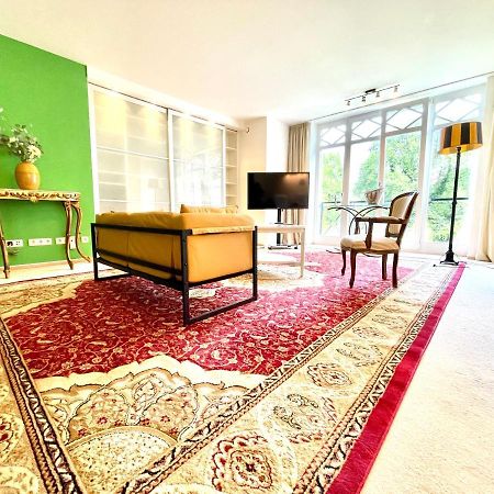 Doppelzimmer Gartenblick Villa Julian 아우리흐 외부 사진