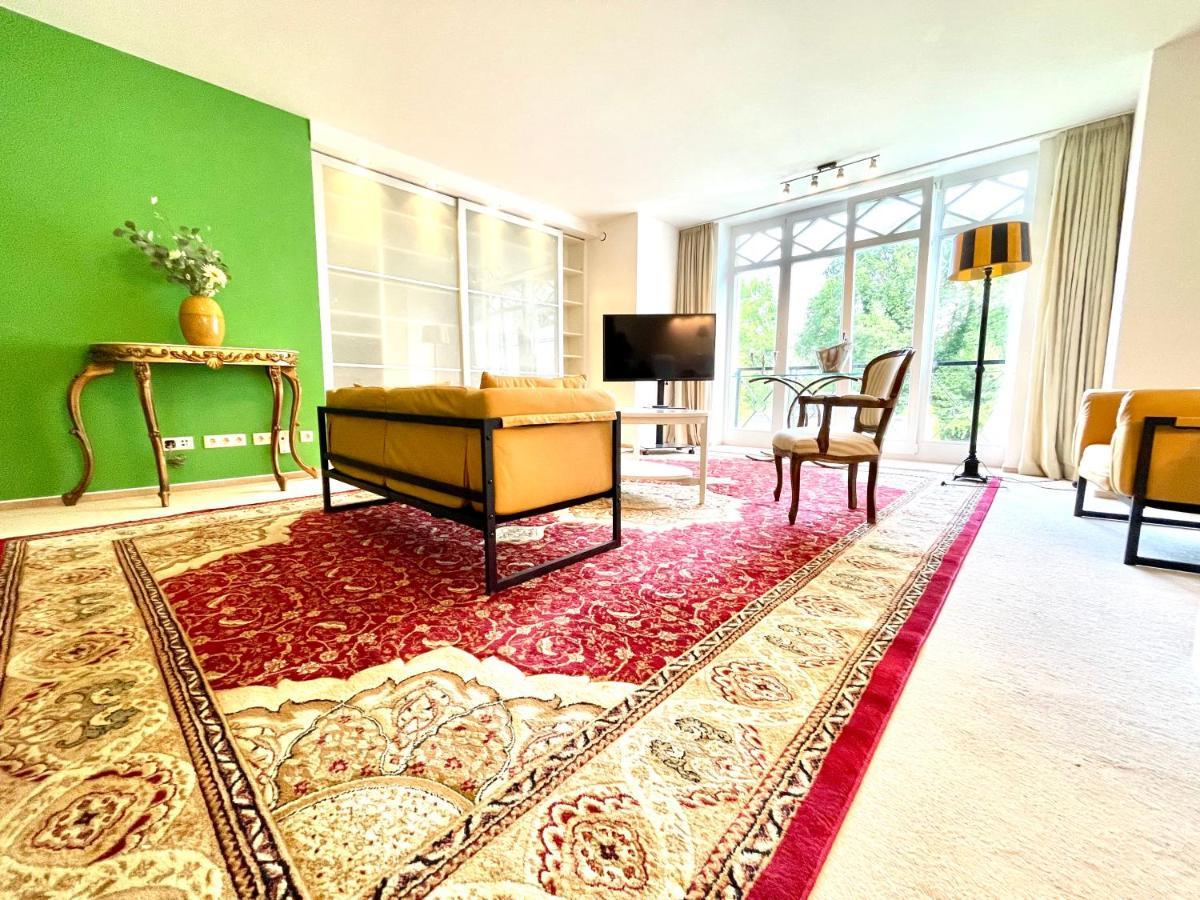 Doppelzimmer Gartenblick Villa Julian 아우리흐 외부 사진