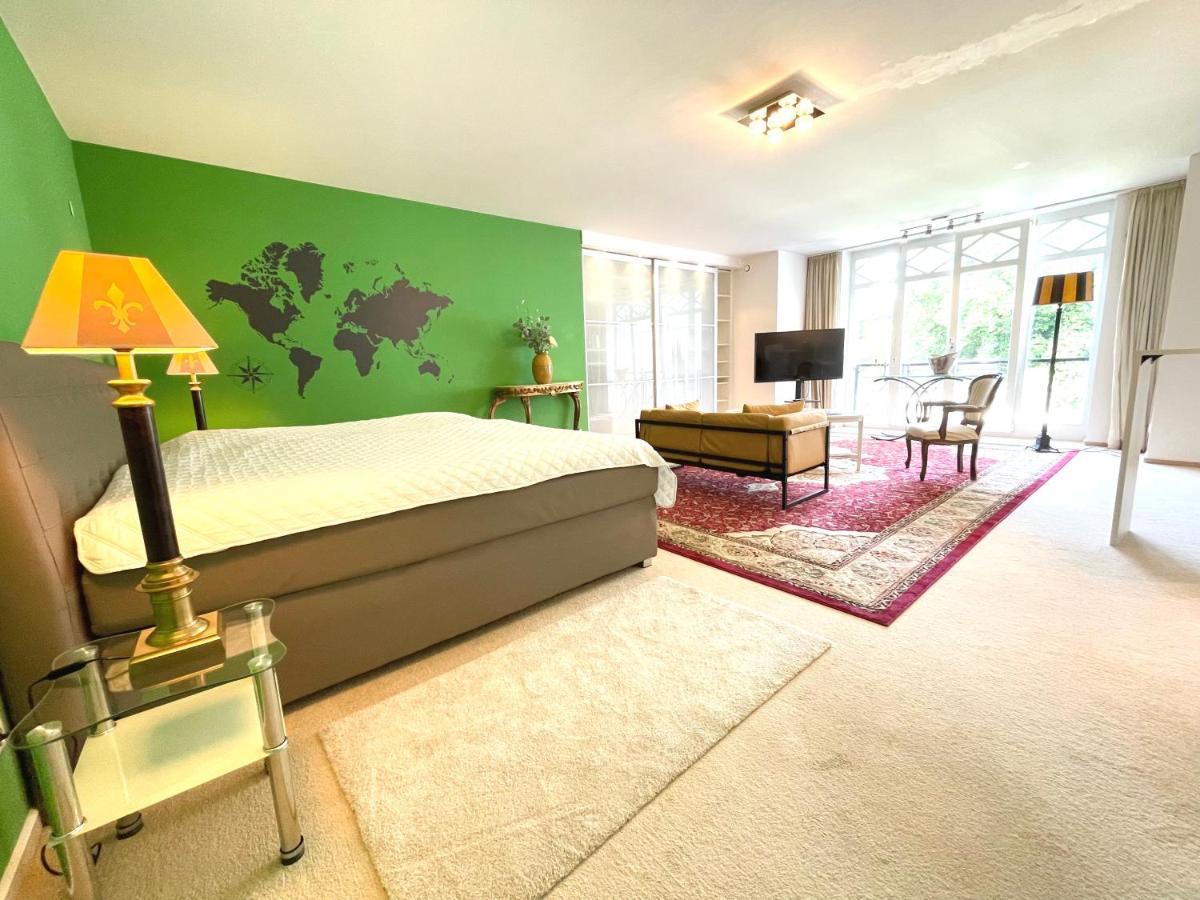 Doppelzimmer Gartenblick Villa Julian 아우리흐 외부 사진